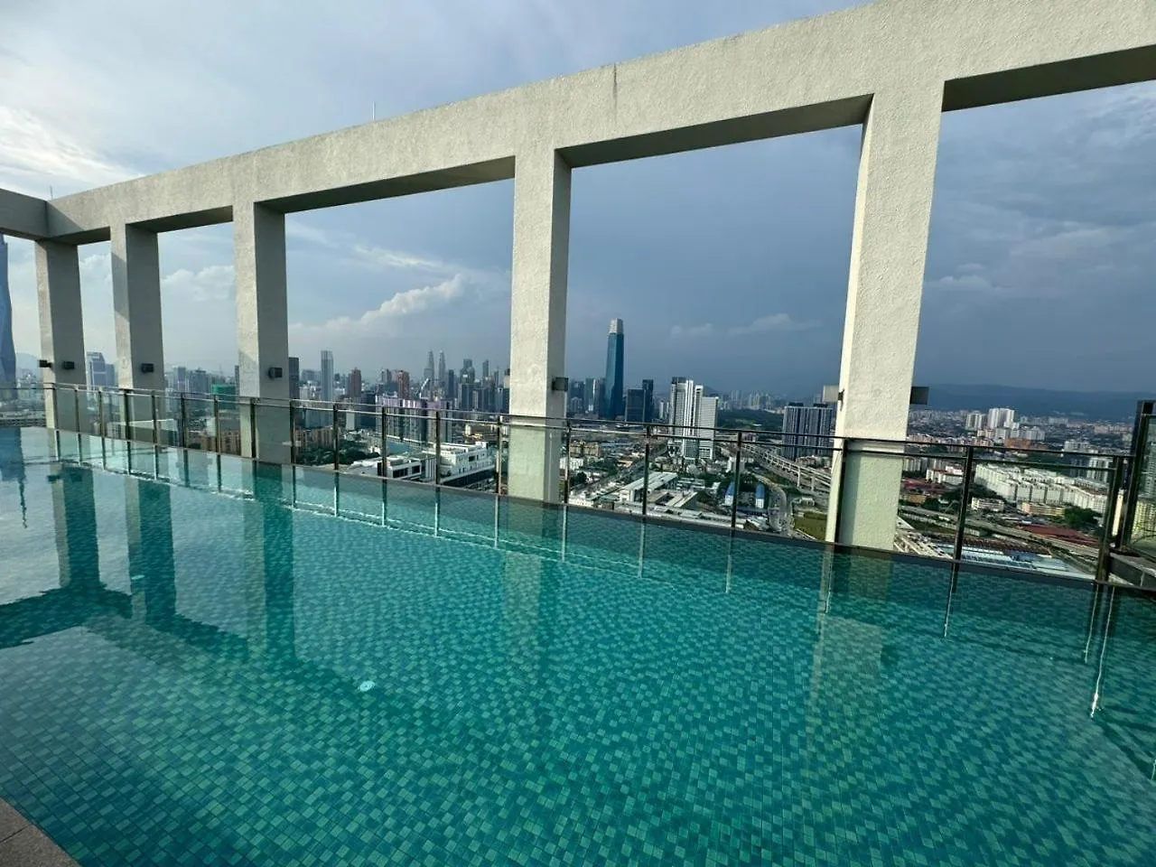 Апартаменты Trion 2, Klcc Trx Ikea At Chan Sow Lin, Kuala Lumpur By One Guesthouse