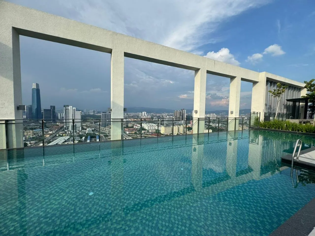 Trion 2, Klcc Trx Ikea At Chan Sow Lin, Kuala Lumpur By One Guesthouse Апартаменты